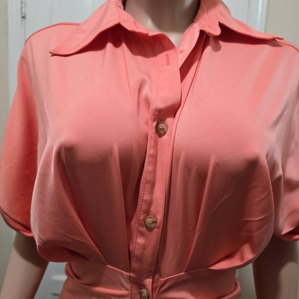 Chic Coral Midi Dress With Tie Waist — image 5 of 8
